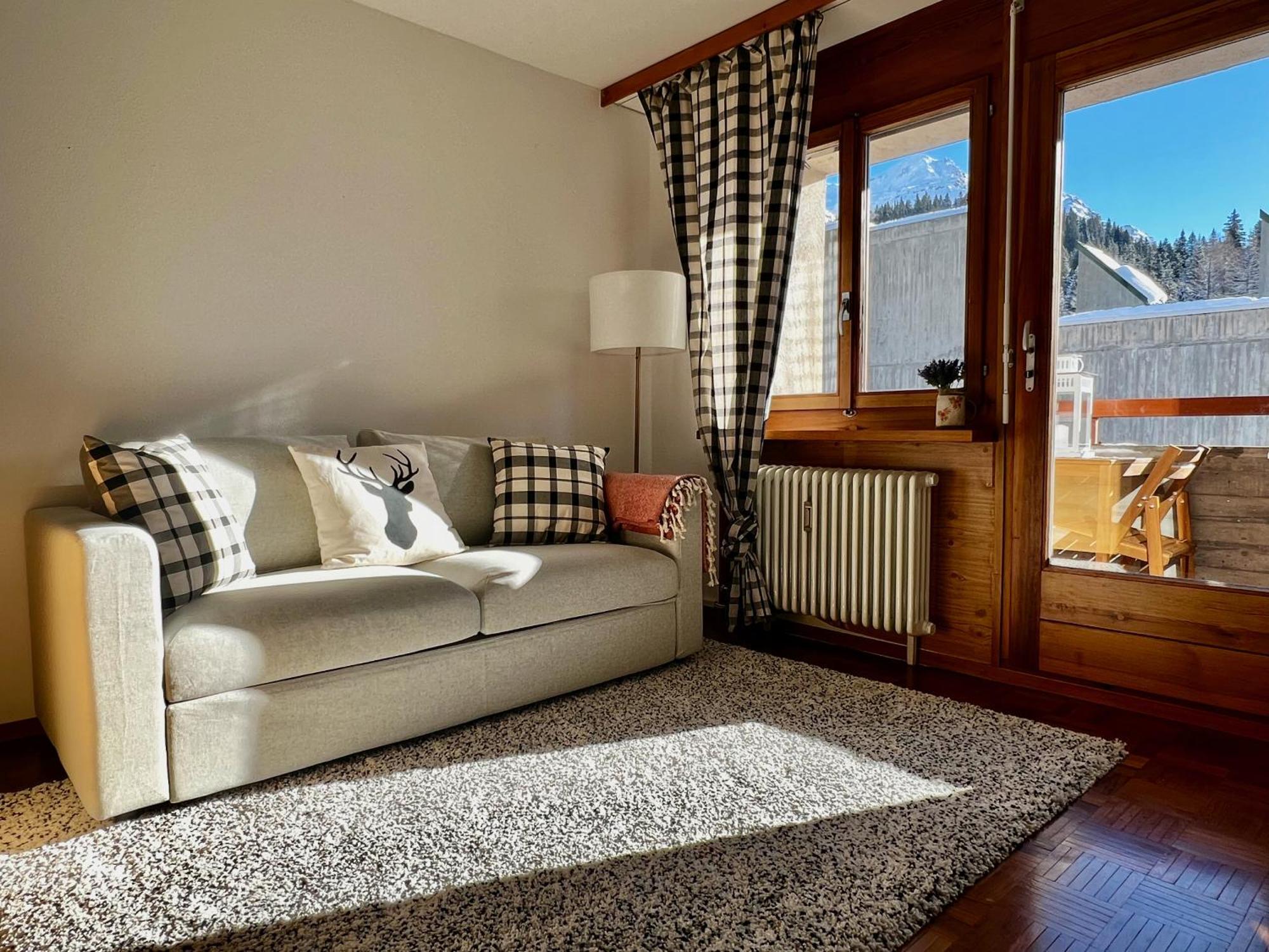 Pool And Sauna!san Bernardino With Free Parking And Wifi, Netflix Account Available! Apartment