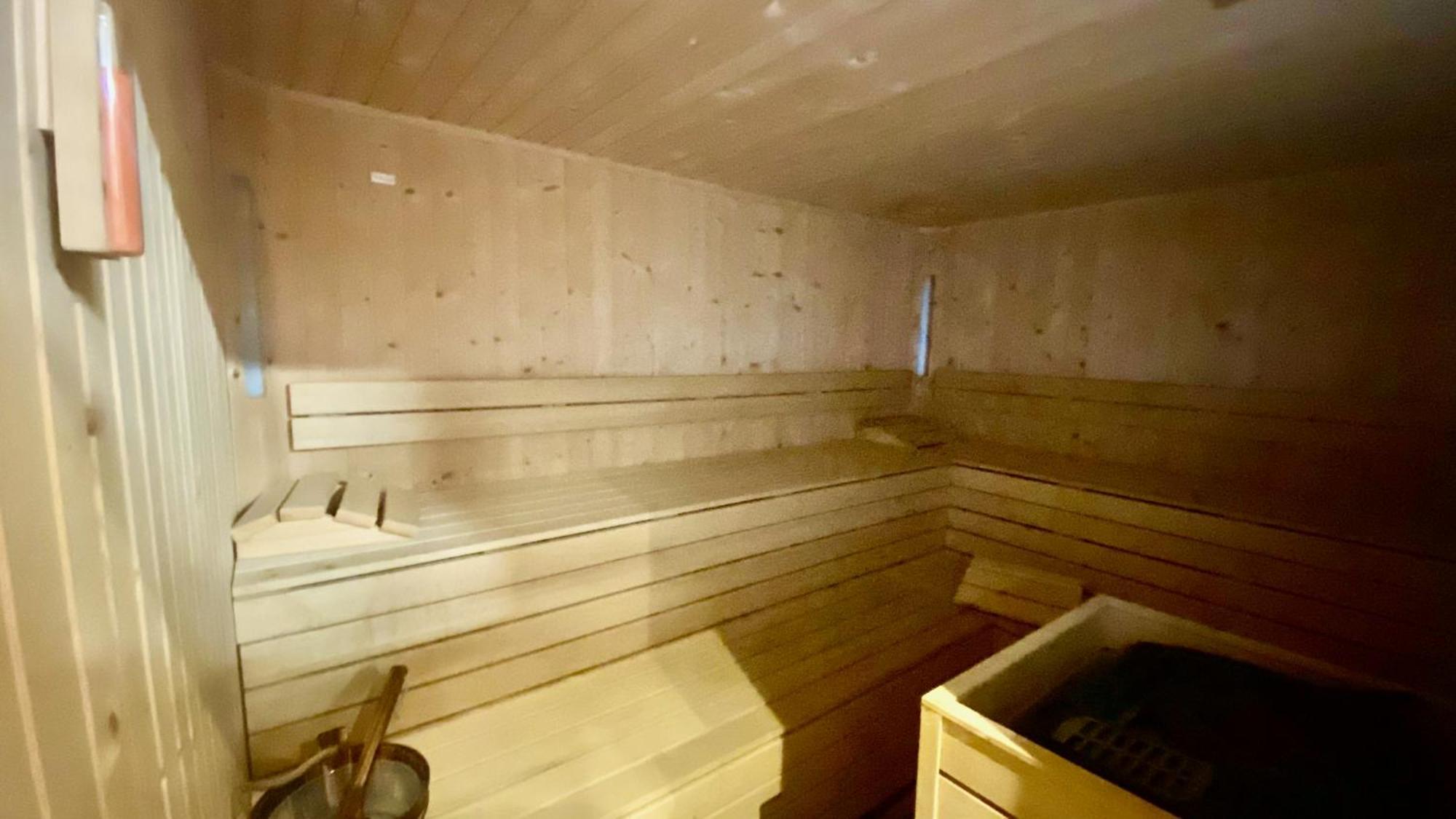 Pool And Sauna!san Bernardino With Free Parking And Wifi, Netflix Account Available! *