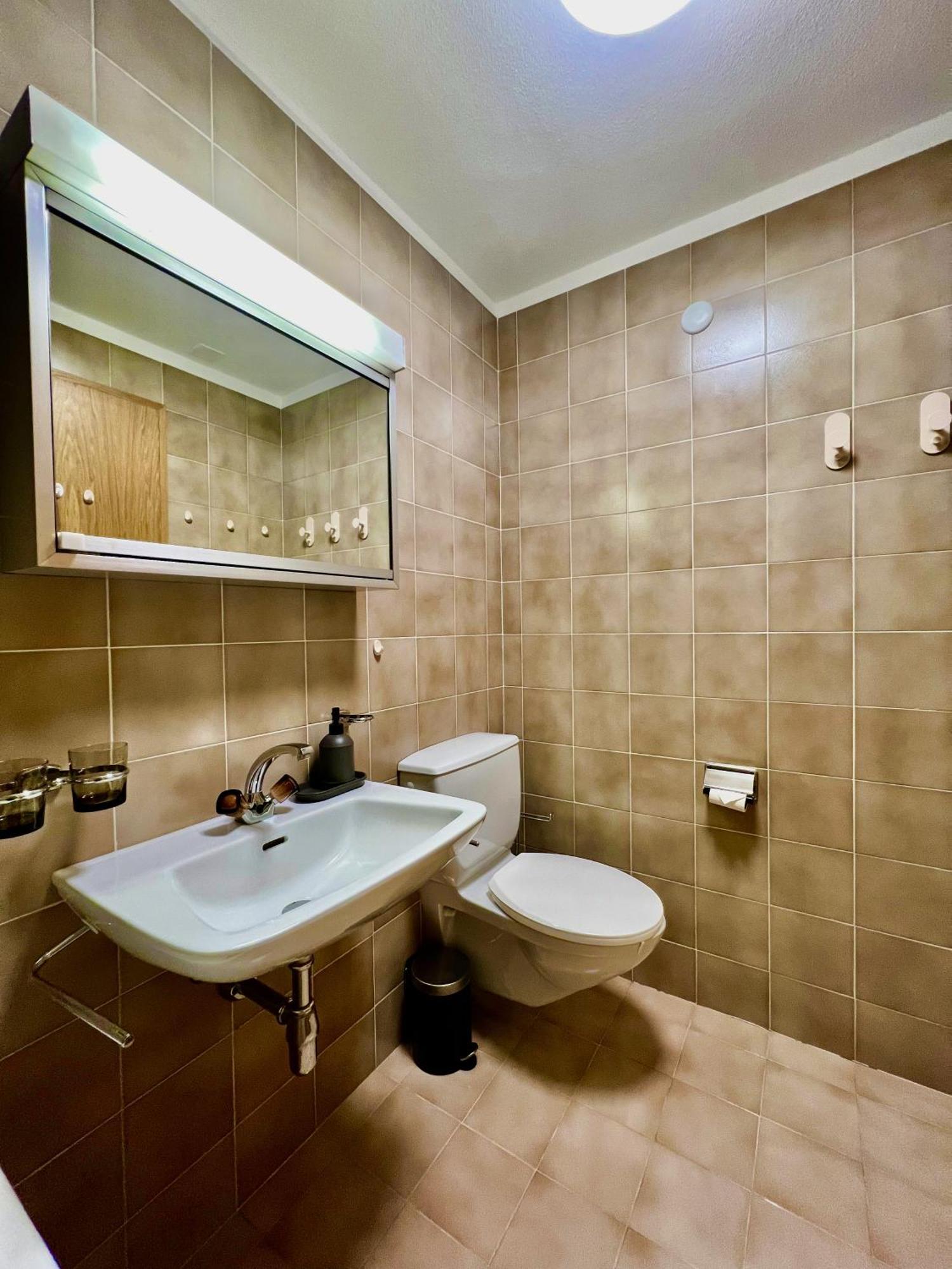 Pool And Sauna!san Bernardino With Free Parking And Wifi, Netflix Account Available! San Bernardino