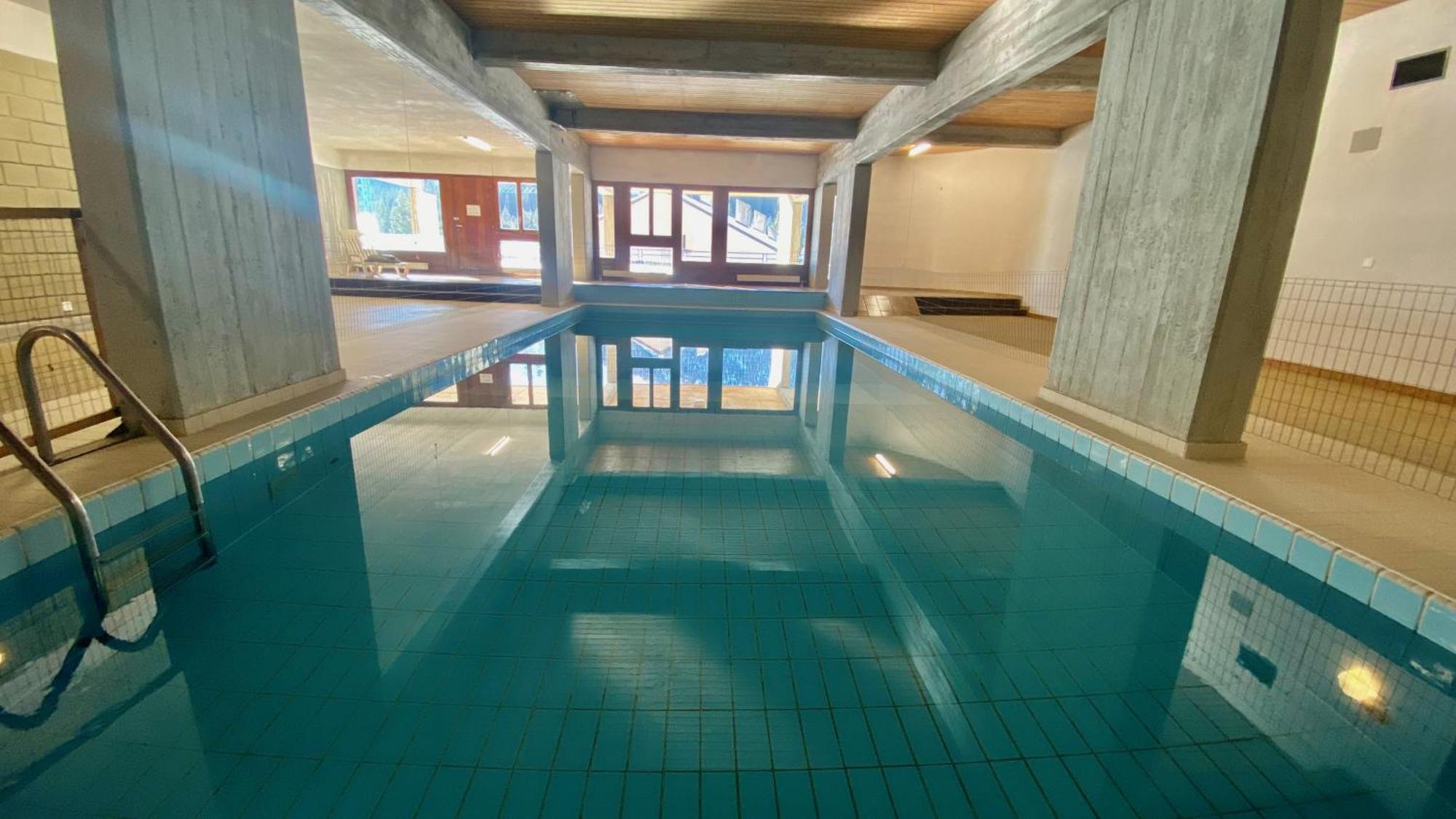 Pool And Sauna!san Bernardino With Free Parking And Wifi, Netflix Account Available! Apartment