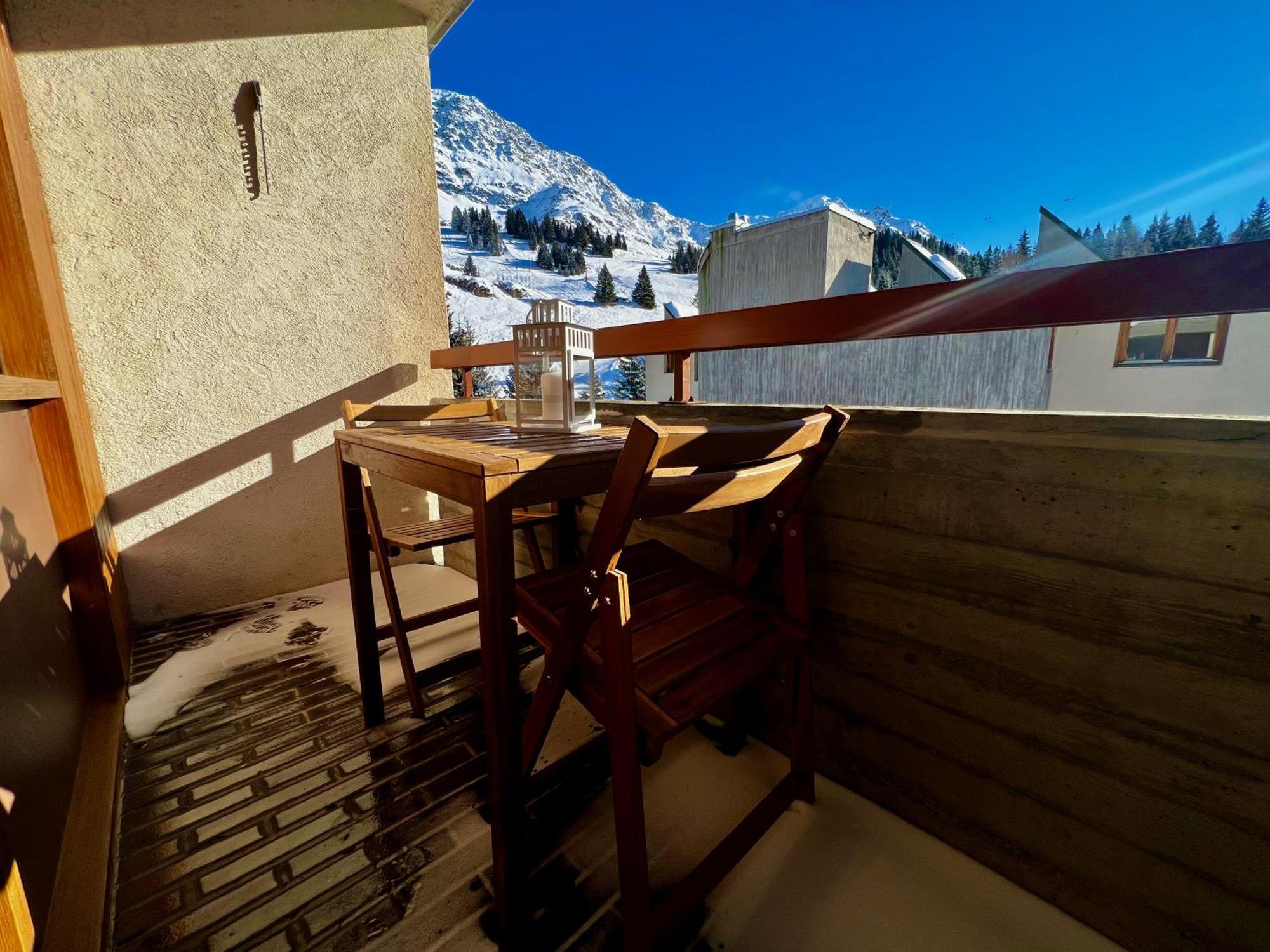 Pool And Sauna!san Bernardino With Free Parking And Wifi, Netflix Account Available! Appartement *